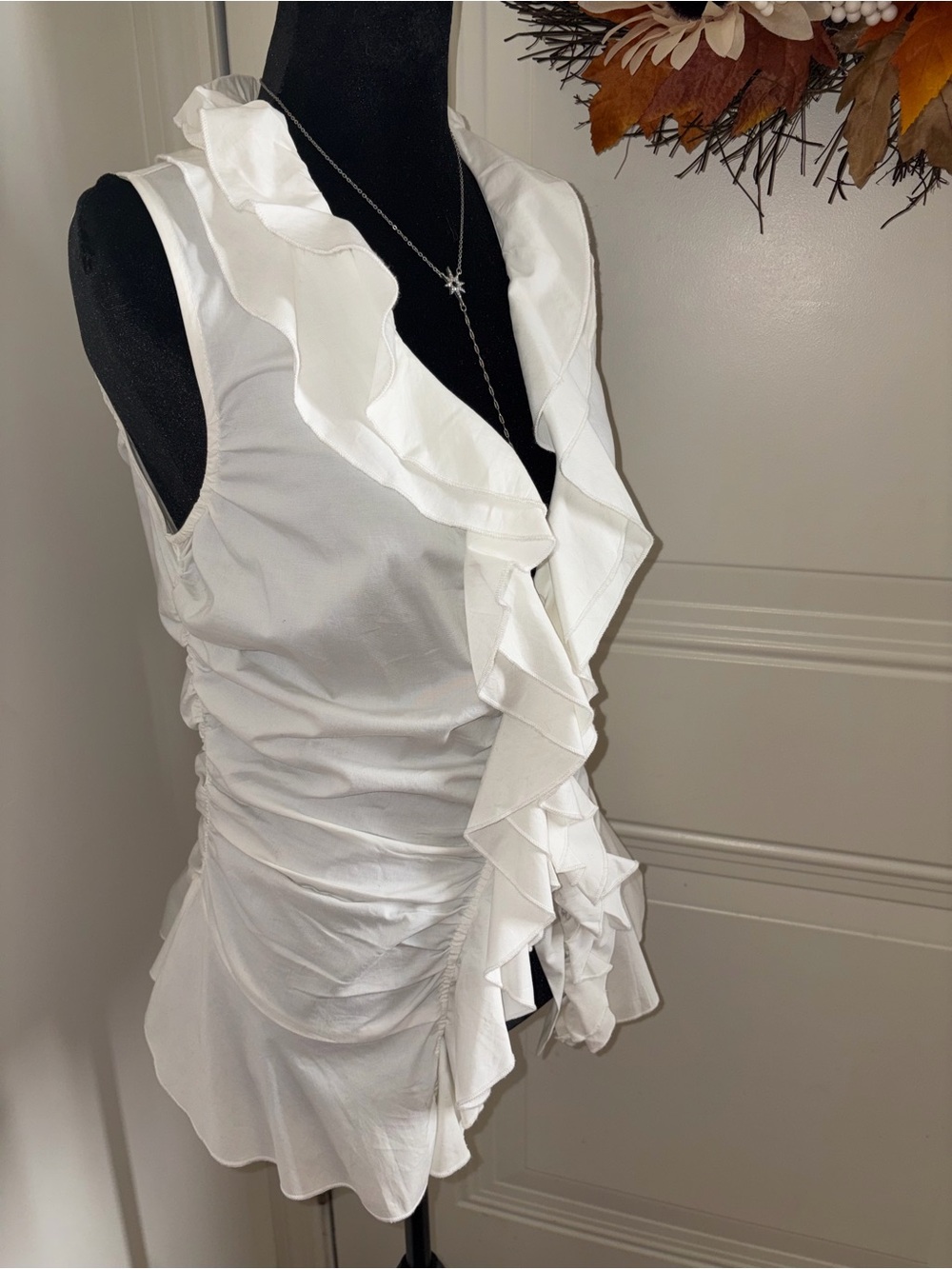 Arden B White Ruffled Sleeveless Peplum Super Sexy fitted Blouse brand new/tags! - Picture 3 of 9